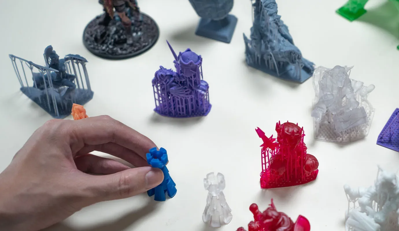 Anycubic Photon Mono 4 Ultra: Miniaturas com o detalhe de uma tela 10K